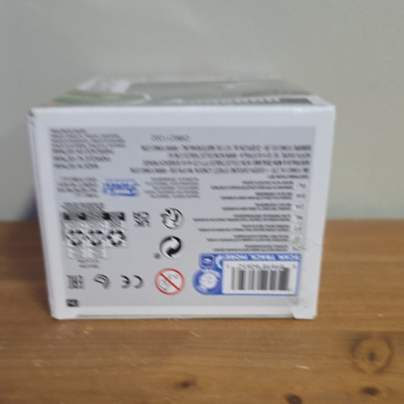 Funko Pop! TMNT Leonardo Special Edition - Green and Red - Picture 6 of 6